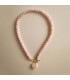 Collar de bolitas de Cuarzo Rosa con dije en forma de corazón